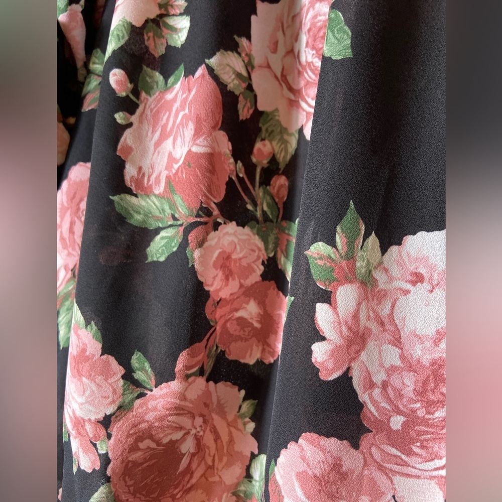 CeCe~Black/Pink RoseFloral~Off Shoulder~Tiered Sleeve~Hemline Tie~Blouse~Size L - Picture 4 of 15